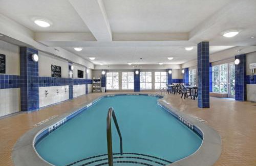Burlington Hotel | Homewood Suites by Hilton Burlington