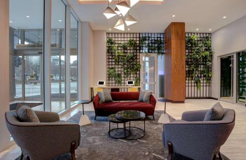 Chinatown Hotel | Homewood Suites By Hilton Montreal Downtown