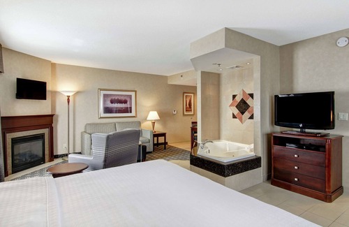 Oakville Hotel | Homewood Suites by Hilton Toronto Oakville