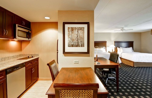 Airport Corporate Hotel | Homewood Suites by Hilton Toronto Airport Corporate Centre