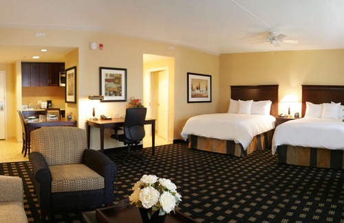 Airport Corporate Hotel | Homewood Suites by Hilton Toronto Airport Corporate Centre