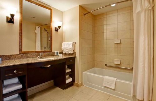 Airport Corporate Hotel | Homewood Suites by Hilton Toronto Airport Corporate Centre