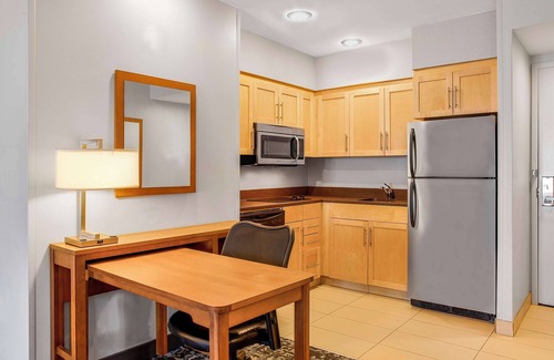 Winnipeg Hotel | Homewood Suites by Hilton Winnipeg Airport-Polo Park, MB