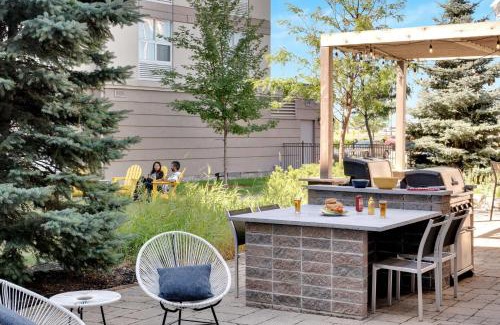 Markham Hotel | Homewood Suites by Hilton Toronto-Markham