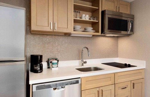 West Loop Gate Hotel | Homewood Suites by Hilton Chicago West Loop Fulton Mkt Area