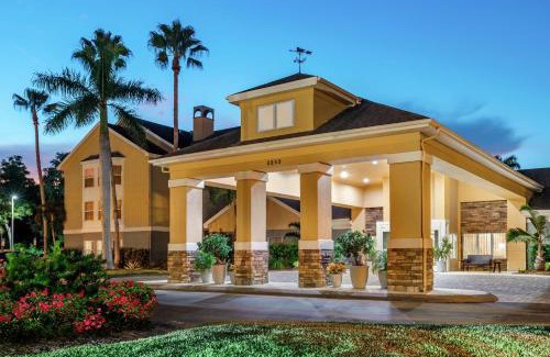 Villas Hotel | Homewood Suites by Hilton Fort Myers