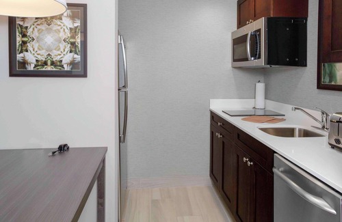Lansing Hotel | Homewood Suites by Hilton Lansing Eastwood