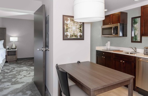 Lansing Hotel | Homewood Suites by Hilton Lansing Eastwood