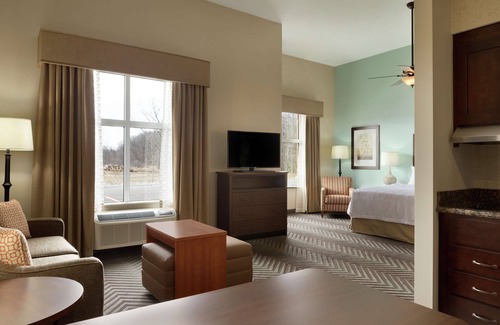 Crossroad Park Hotel | Homewood Suites by Hilton Kalamazoo-Portage