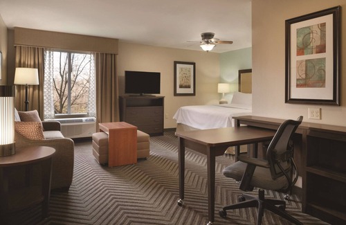 Crossroad Park Hotel | Homewood Suites by Hilton Kalamazoo-Portage