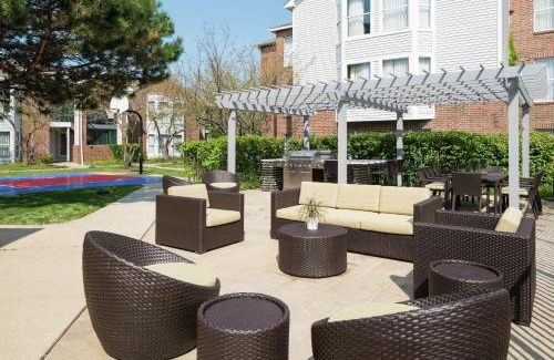Schaumburg Hotel | Homewood Suites by Hilton Chicago - Schaumburg