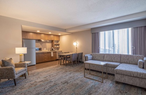 Downtown Toledo Hotel | Homewood Suites by Hilton Toledo Downtown