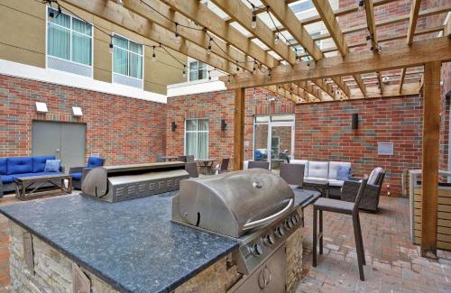 Warren Hotel | Homewood Suites By Hilton Warren Detroit