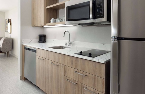 Los Alamitos Hotel | Homewood Suites by Hilton Cypress Orange County