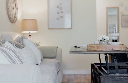 Fort McMurray Apartment | HOMEY 2 BR | Near NLRHC | Corporate Rental | WiFi