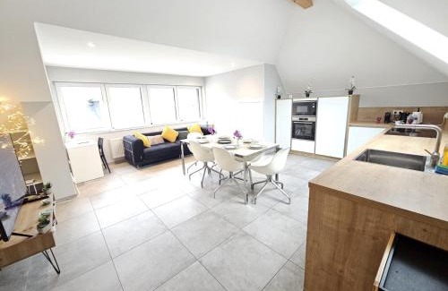 Limpertsberg Apartment | Homey 2BR Flat with parking