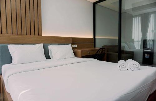 Pinang Apartment | Homey and Comfortable 1BR at The Smith Alam Sutera Apartment By Travelio