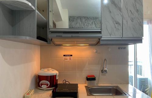 Depok Apartment | Homey and Comfortable 1BR at Cinere Resort Apartment By Travelio