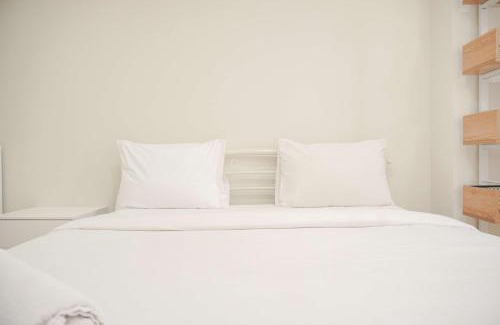Depok Apartment | Homey and Minimalist 1BR Cinere Bellevue Suites Apartment By Travelio