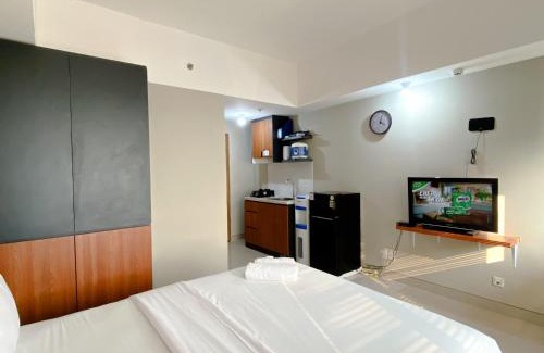 Jakarta Apartment | Homey and Minimalist Studio Gateway Park LRT City Jatibening Apartment By Travelio