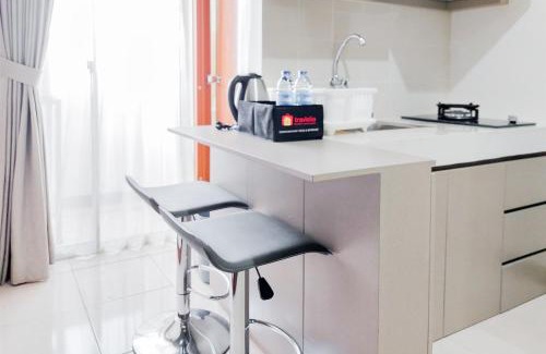 South Tangerang Apartment | Homey and Modern 2BR at Loftvilles City Apartment By Travelio