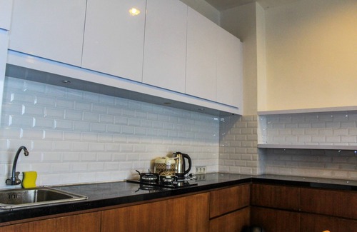 Kuningan Apartment | Homey and Warm 3BR Apartment at Ambassade Residences