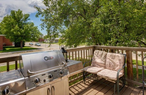 Central - Terry Apartment | Homey Billings Apartment with Deck and Grill!