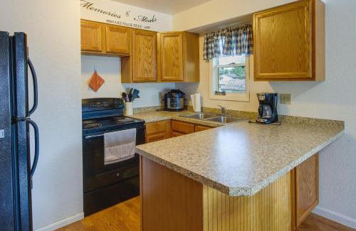 Central - Terry Apartment | Homey Billings Apartment with Deck and Grill!