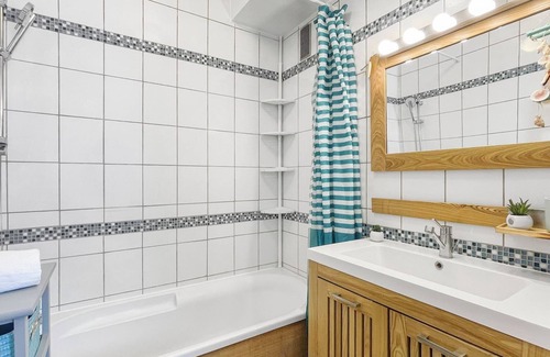 Annemasse Apartment | Homey Boheme - Close to train station and downtown