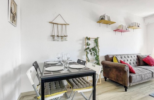Annemasse Apartment | Homey Boheme - Close to train station and downtown