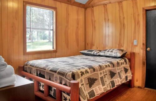 Bloomington House | Homey Cabin in Bloomington with Views