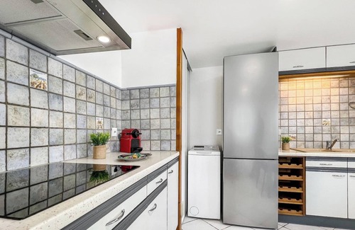 Annemasse Apartment | Homey Color - Close to downtown/Parking/Netflix