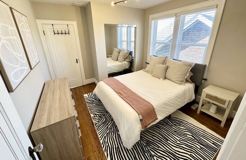 Richmond Heights Condo | Homey Duplex centrally located in St. Louis. Pet- Friendly