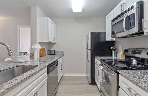 Pleasant Valley Apartment | Homey Modern 3BR Retreat w/Resort Pool