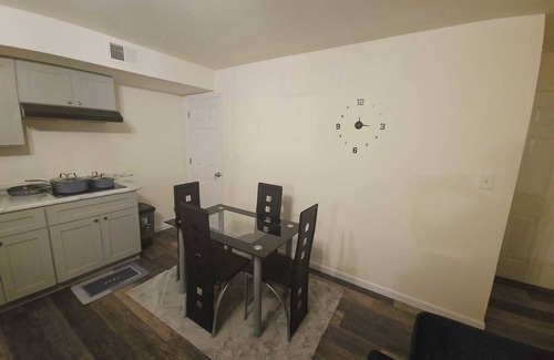 Newark Apartment | Homey one bedroom apartment with a large living room.
