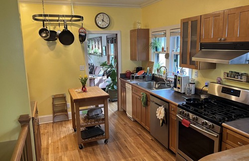 Audubon Park House | Homey & Spacious Northeast Bungalow