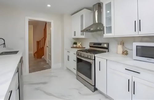 East Credit House | Homey Time near Square One Mall