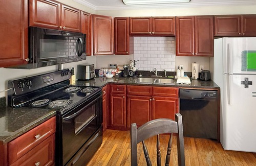 Guntersville House | Homey Townhouse Near Lake & Sports Complex