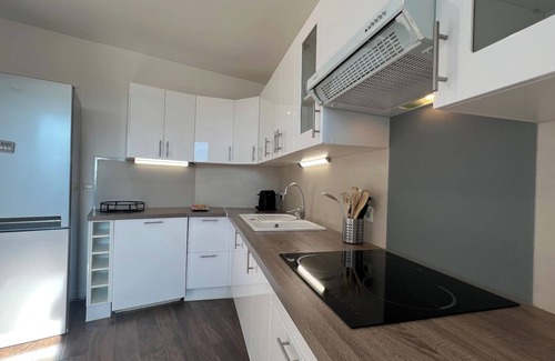 Annemasse Apartment | Homey Vintage - Downtown/Patio/Near tram & train
