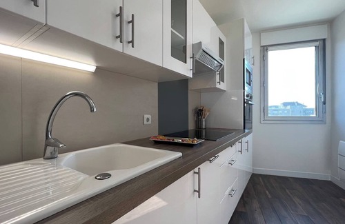 Annemasse Apartment | Homey Vintage - Downtown/Patio/Near tram & train