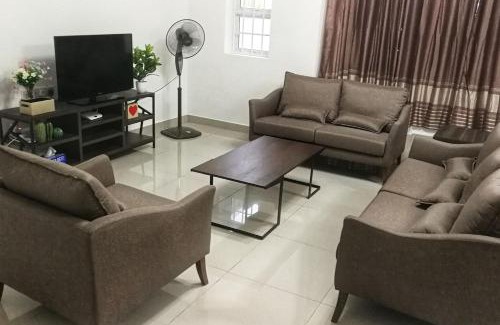 Miri House | HomezStay Airport Miri