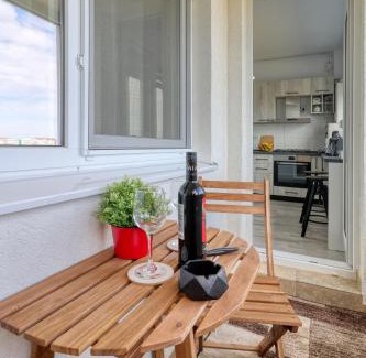 Militari Apartment | Homie Studio Apartment - Private Parking - Self Check-In