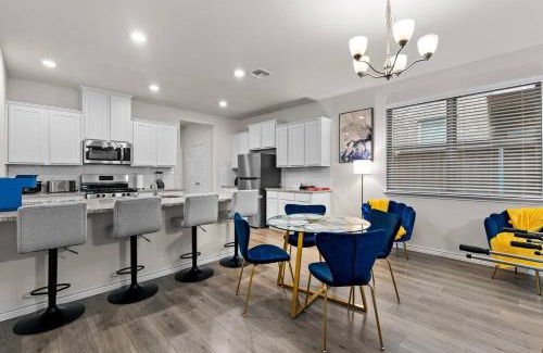 Lincoln Park House | Homify360 - The Escape One Level Home Long Stay