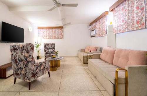 New Friends Colony Apartment | Homlee-Excellency Large 4BHK-South Delhi- NFC
