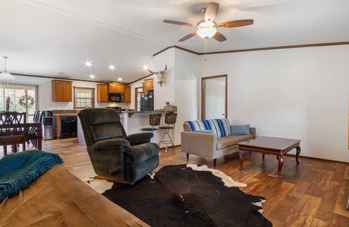 Tarpley Cabin | Hondo Creek Hideaway