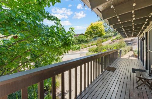 Goughs Bay House | Honey Bee Lodge at Goughs Bay