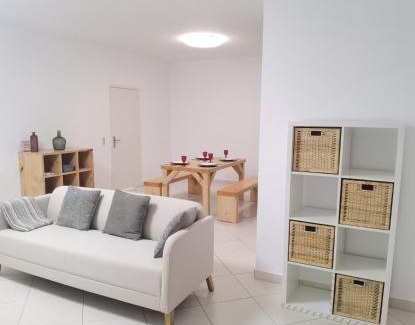 Santo da Serra House | Honey Factory House