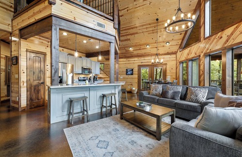 Broken Bow Cabin | Honey Hole Haven in Hochatown/Broken Bow, OK