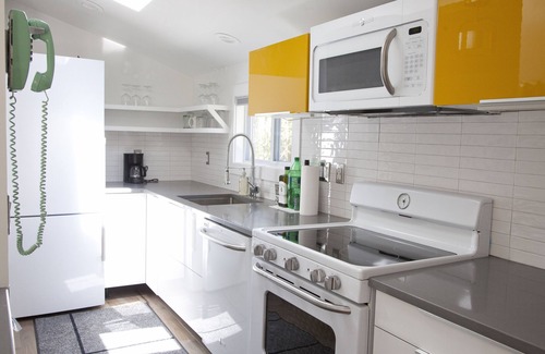Charlottesville House | Honey House—beautiful detached Modern loft near UVA, Downtown and Monticello