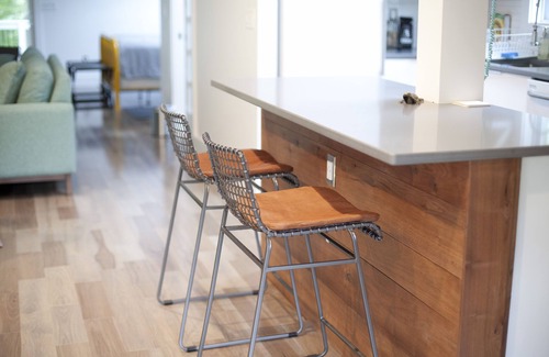 Charlottesville House | Honey House—beautiful detached Modern loft near UVA, Downtown and Monticello